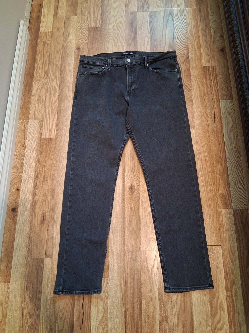 Calvin Klein Jeans Men's Slim Straight Washed Black Denim